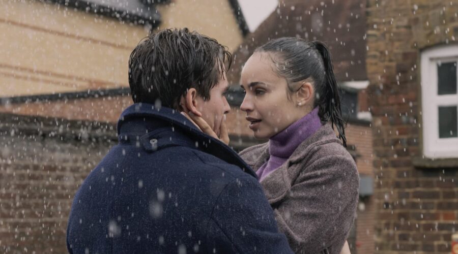 Sofia Carson – Anna De La Vega E Corey Mylchreest – Jamie Davenport In Il Mio Anno A Oxford Credits Netflix